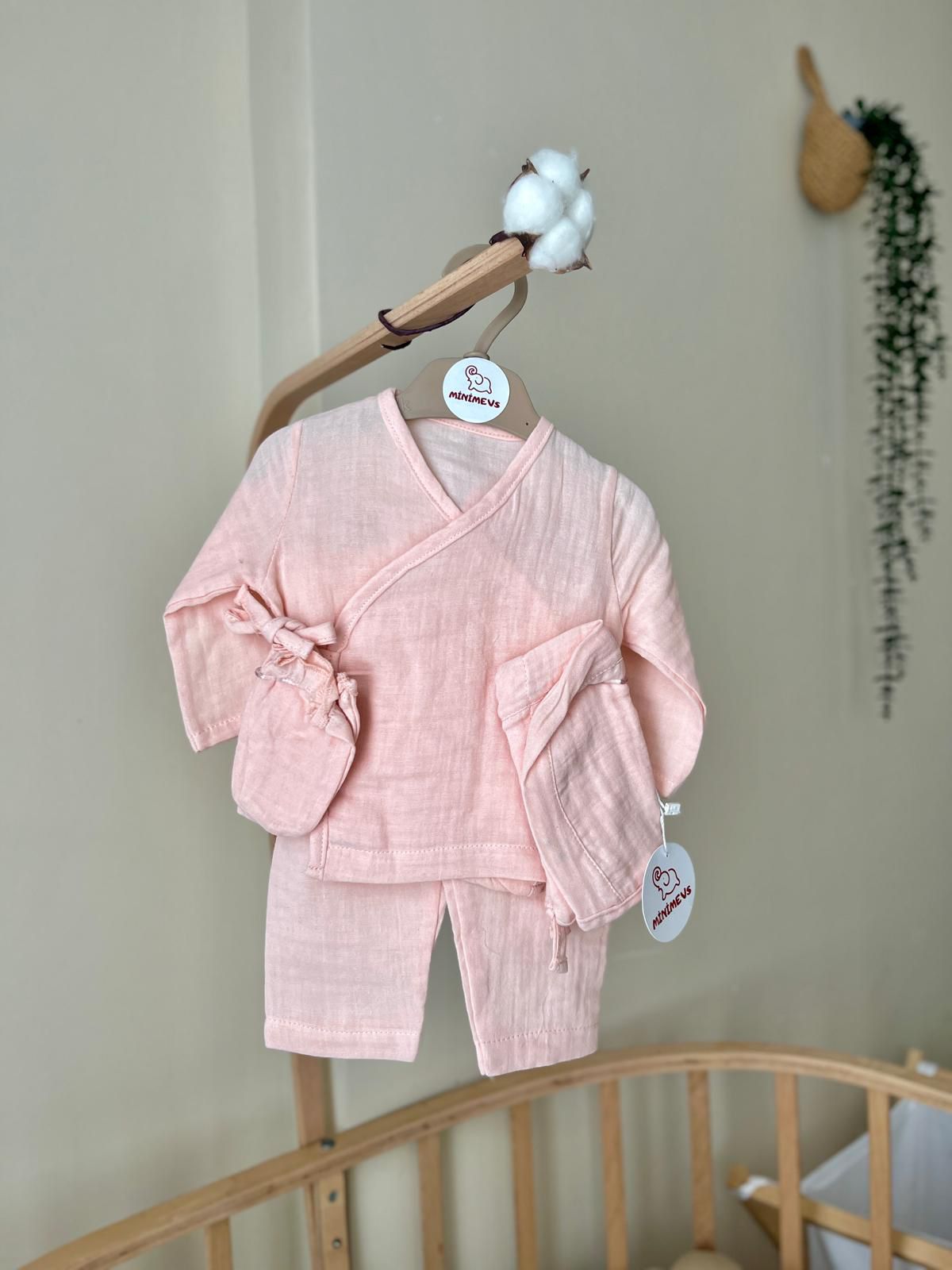 Müslin Takım Hastane Çıkışı