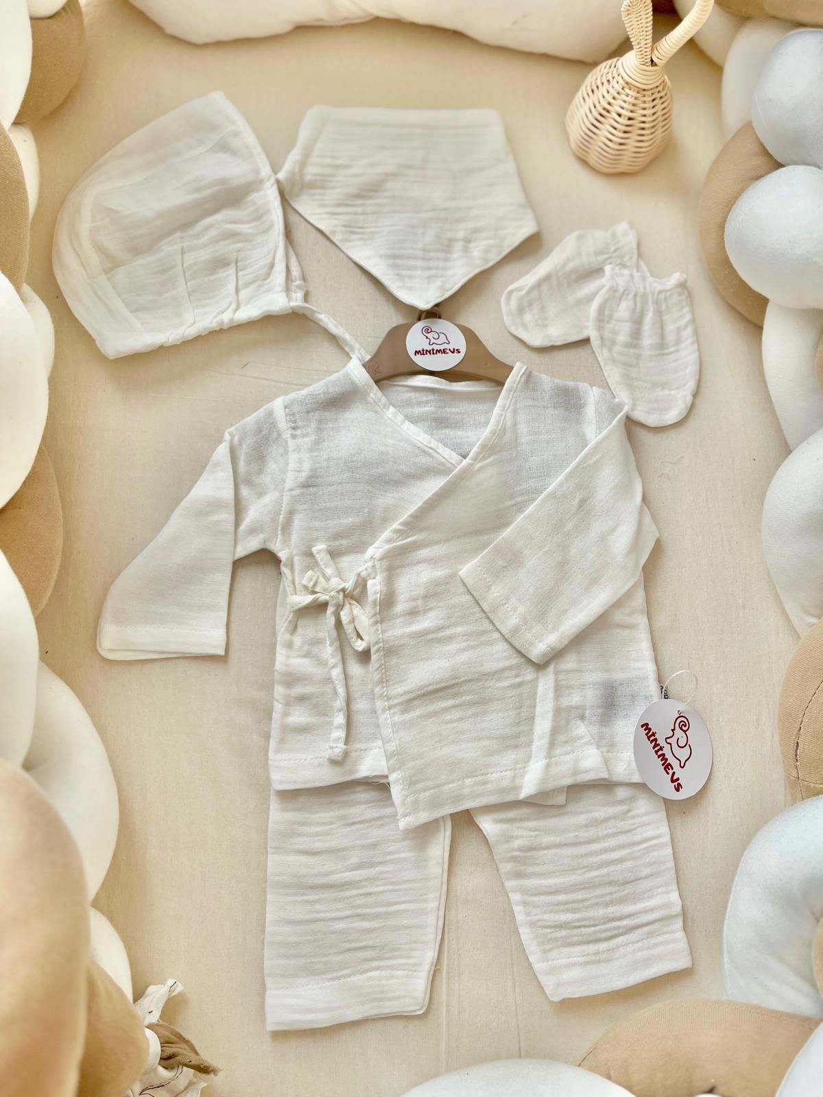 Müslin Takım Hastane Çıkışı