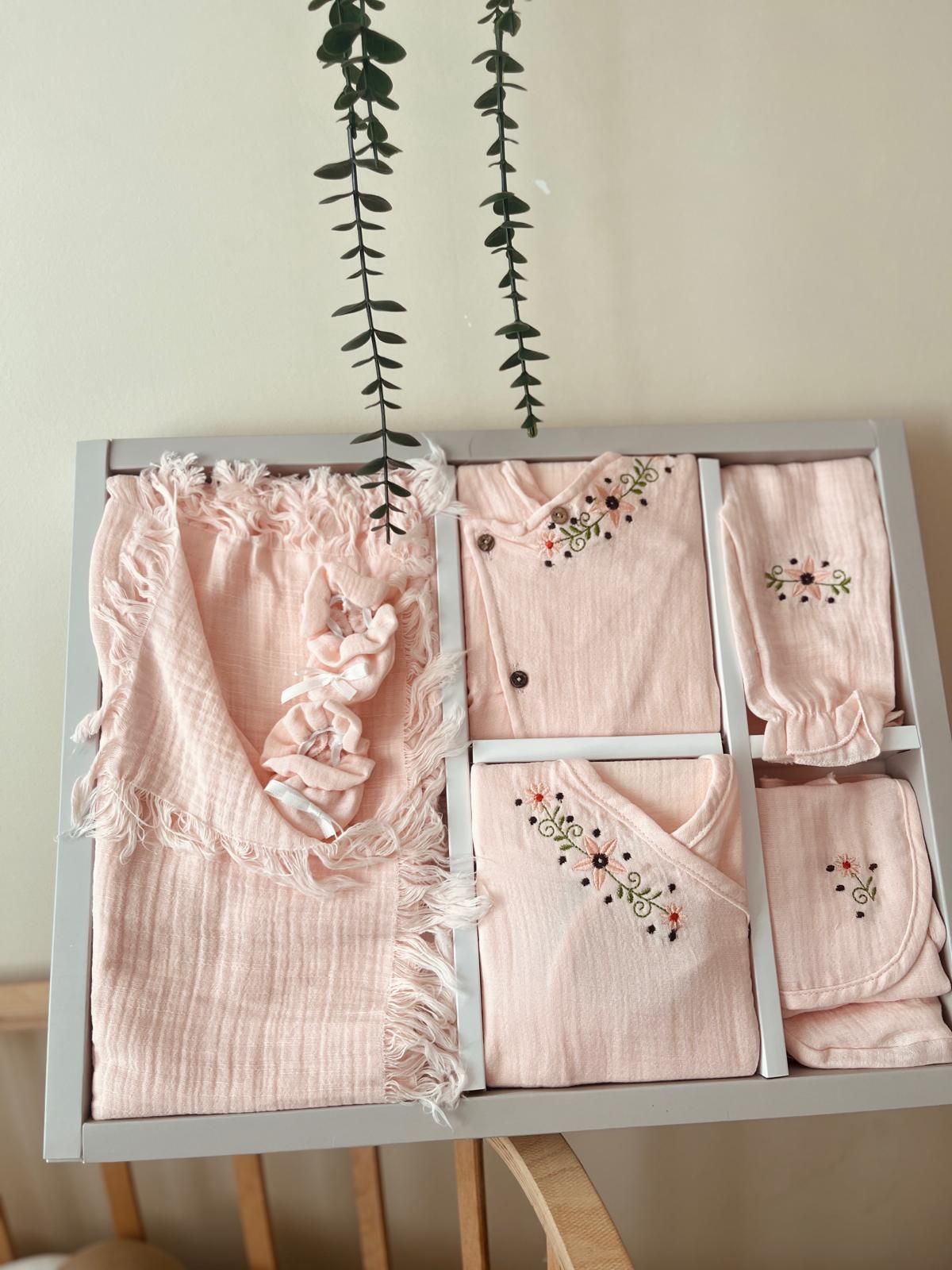 Müslin 10'lu Kız Bebek Hastane Çıkış Seti