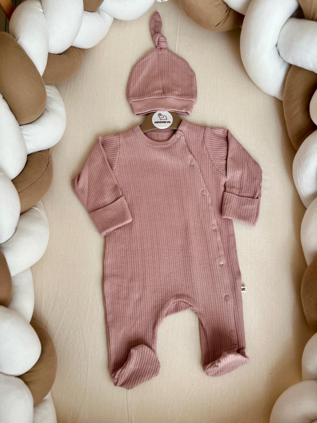 Kruvaze Şapkalı Tulum Seti